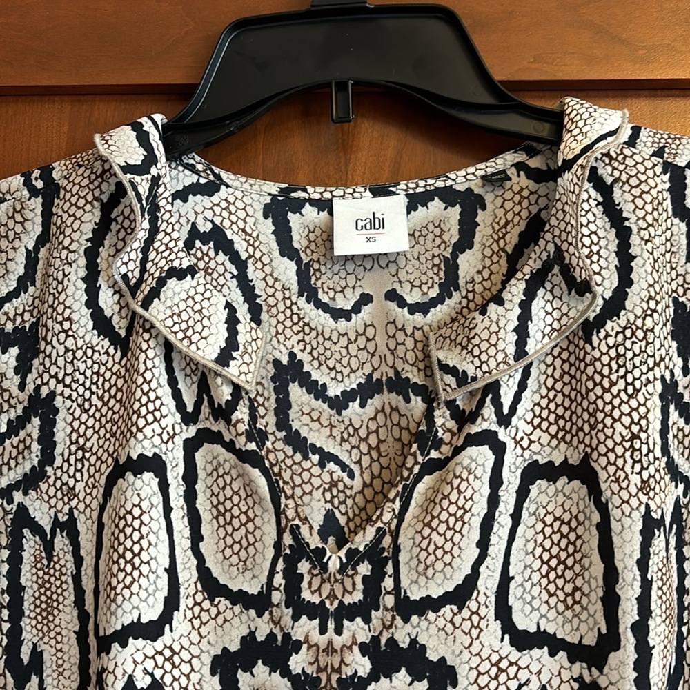 CAbi Serpentine Blouse 3759 Long Sleeve XS Snake Print - Picture 4 of 10